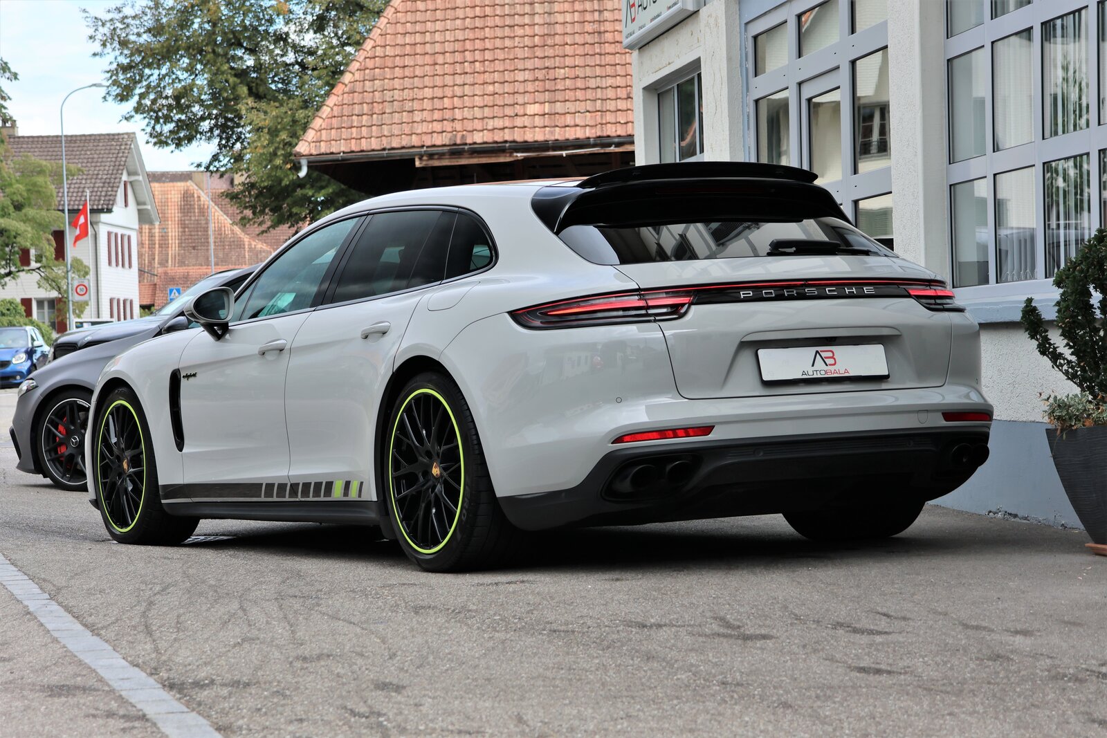 PORSCHE Panamera 4 E-Hybrid Sport Turismo PDK Kreide (CH) *Approved, Plug-in-Hybrid Petrol/Electric, Second hand / Used, Automatic - 3