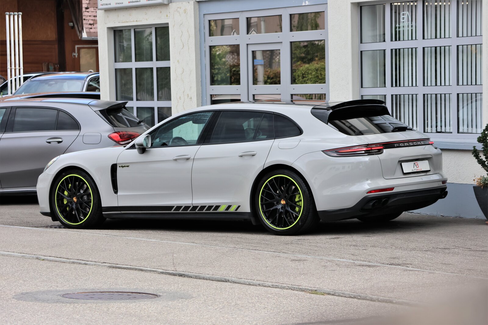 PORSCHE Panamera 4 E-Hybrid Sport Turismo PDK Kreide (CH) *Approved, Plug-in-Hybrid Petrol/Electric, Second hand / Used, Automatic - 5