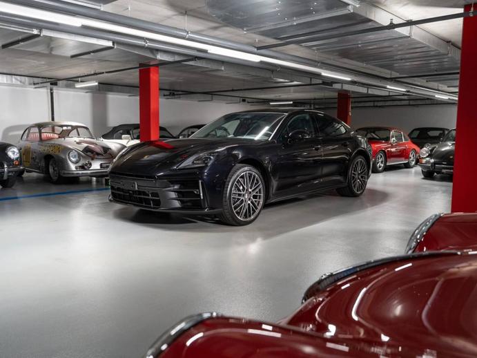 PORSCHE Panamera 4 E-Hybrid, Plug-in-Hybrid Benzina/Elettrica, Auto nuove, Automatico