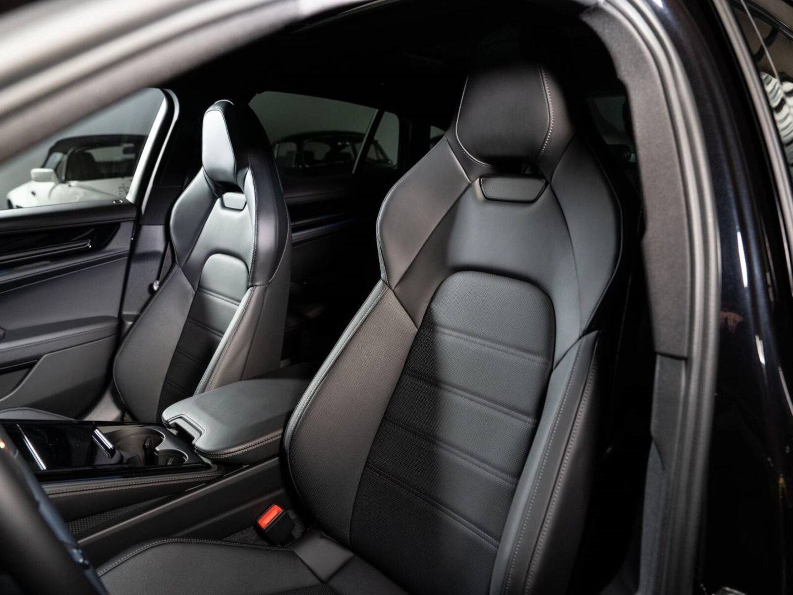 PORSCHE Panamera 4 E-Hybrid, Plug-in-Hybrid Benzina/Elettrica, Auto nuove, Automatico - 5