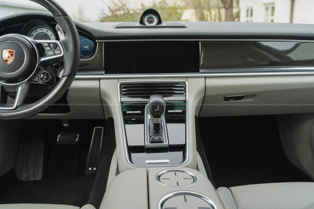 PORSCHE GTS, Benzin, Occasion / Gebraucht, Automatik - 7
