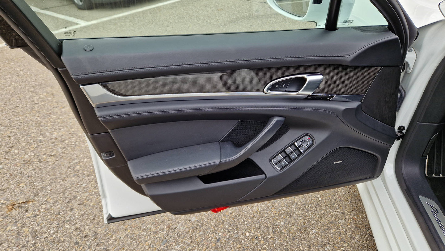 PORSCHE Panamera 4.8 V8 GTS PDK, Petrol, Second hand / Used, Automatic - 3