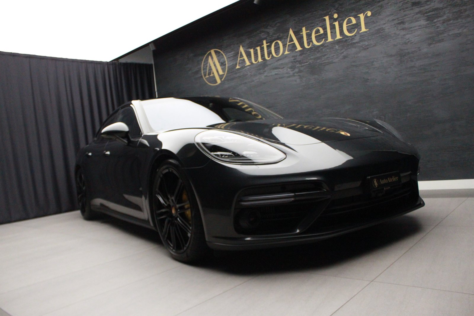 PORSCHE Panamera Turbo PDK