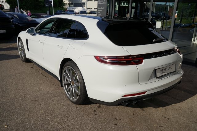 PORSCHE Panamera 4 E-Hybrid Sport Turismo, Plug-in-Hybrid Petrol/Electric, Second hand / Used, Automatic - 3