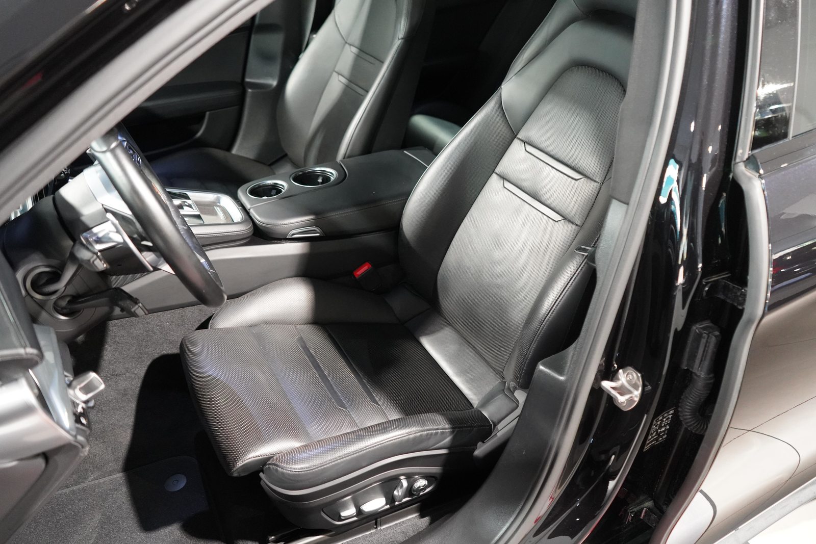 PORSCHE Panamera Sport Turismo 3.0 V6 4, Essence, Occasion / Utilisé, Automatique - 6
