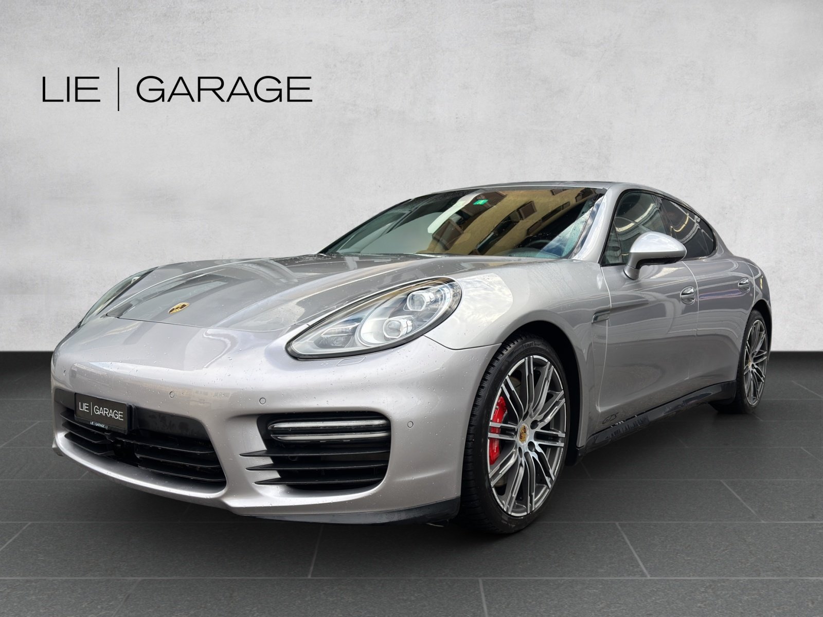 PORSCHE Panamera GTS 4.8 PDK