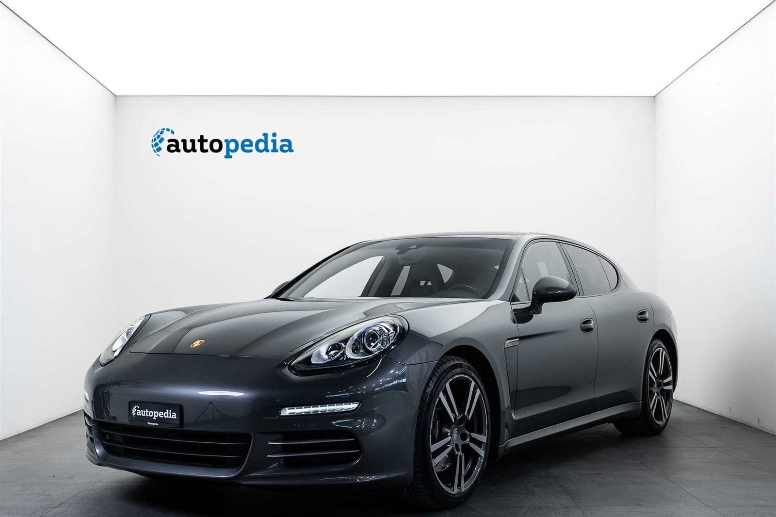 PORSCHE Panamera 4 310PS