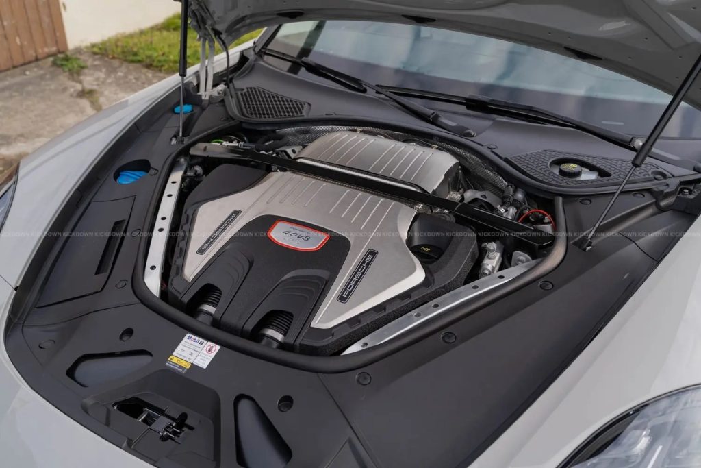 PORSCHE GTS, Benzin, Occasion / Gebraucht, Automatik - 6