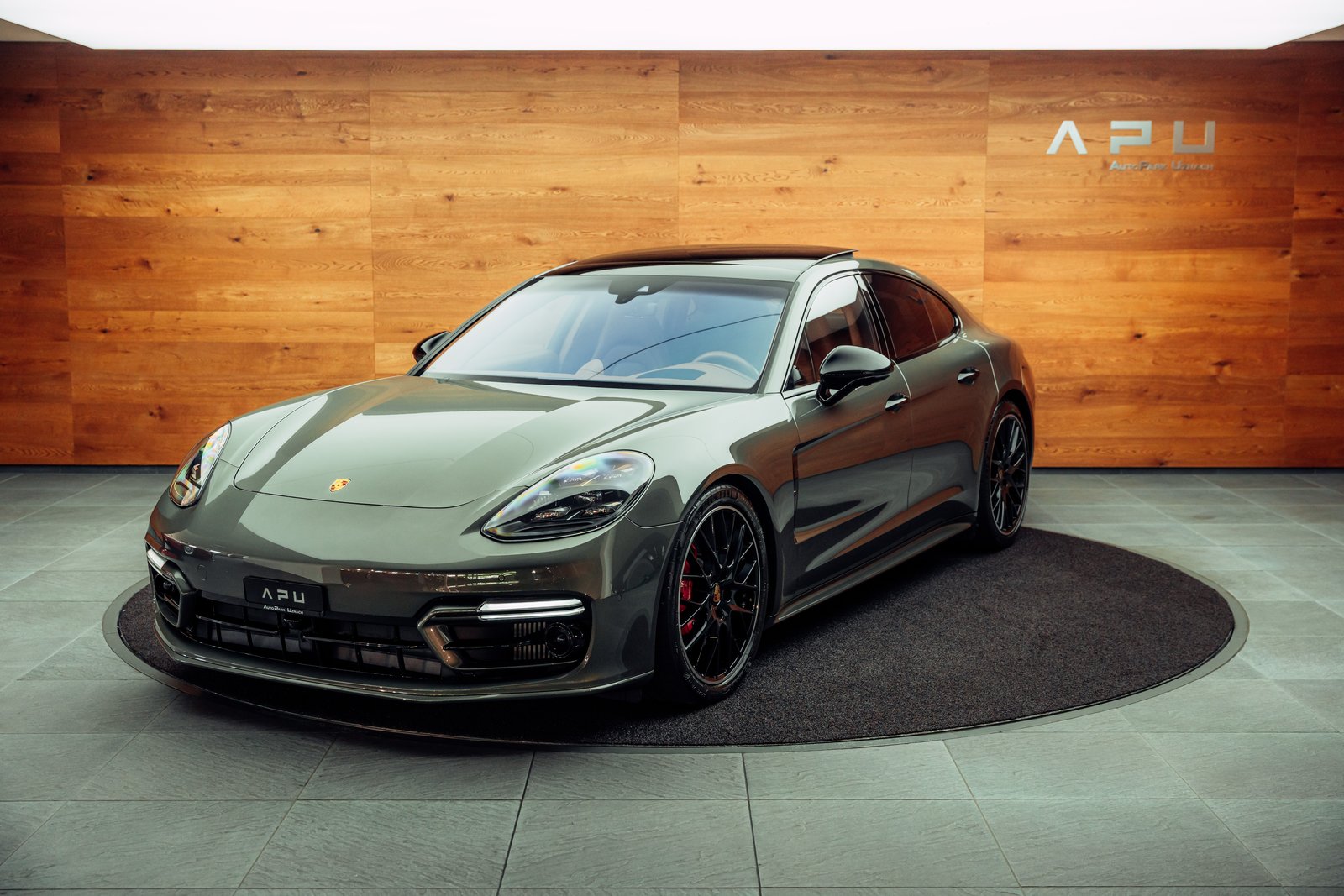 PORSCHE Panamera GTS PDK Aventuringrün, Petrol, Second hand / Used, Automatic - 5