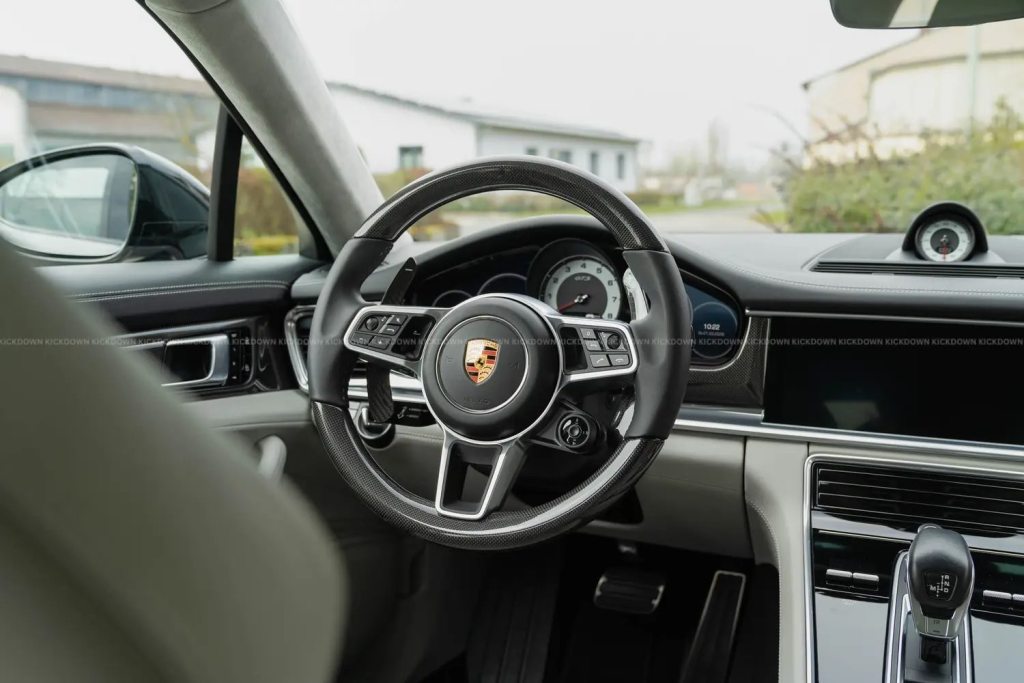 PORSCHE GTS, Benzin, Occasion / Gebraucht, Automatik - 2