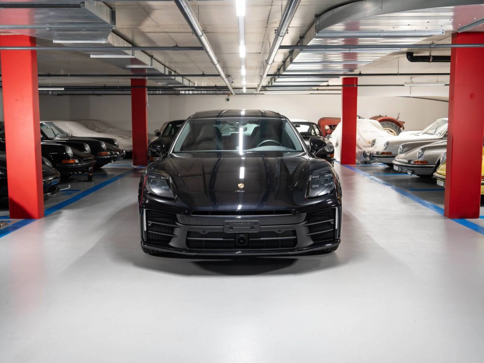 PORSCHE Panamera 4 E-Hybrid, Plug-in-Hybrid Petrol/Electric, Ex-demonstrator, Automatic - 2