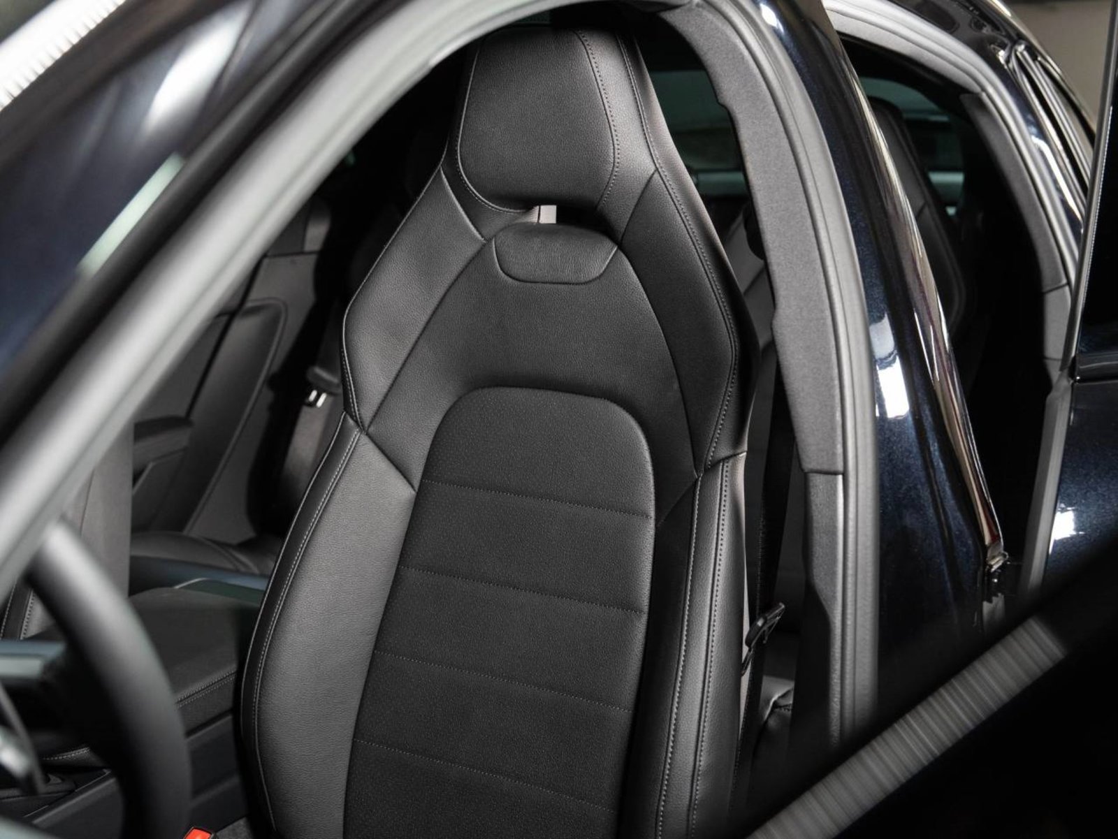 PORSCHE Panamera 4 E-Hybrid, Plug-in-Hybrid Petrol/Electric, Ex-demonstrator, Automatic - 5
