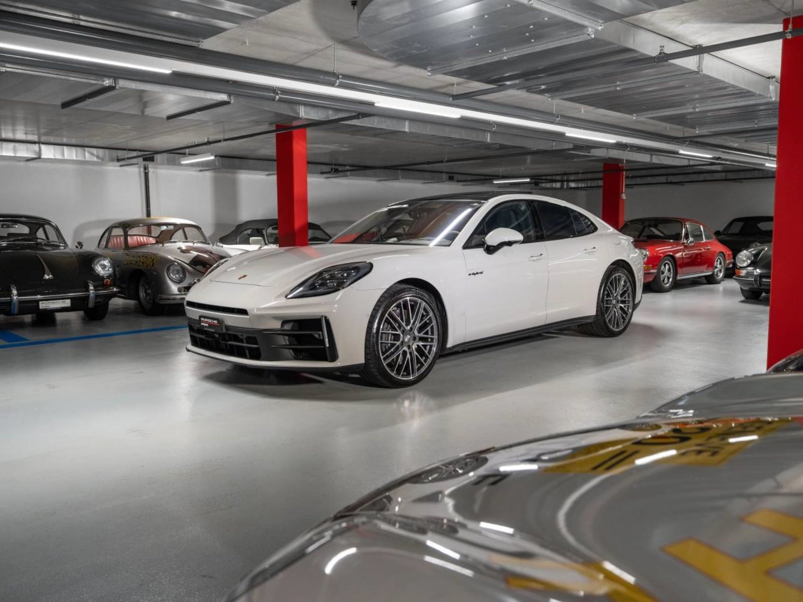PORSCHE Panamera 4 E-Hybrid