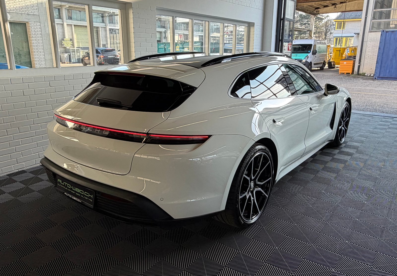 PORSCHE Taycan Sport Turismo Performance 79,2kWh, Electric, New car, Automatic - 3