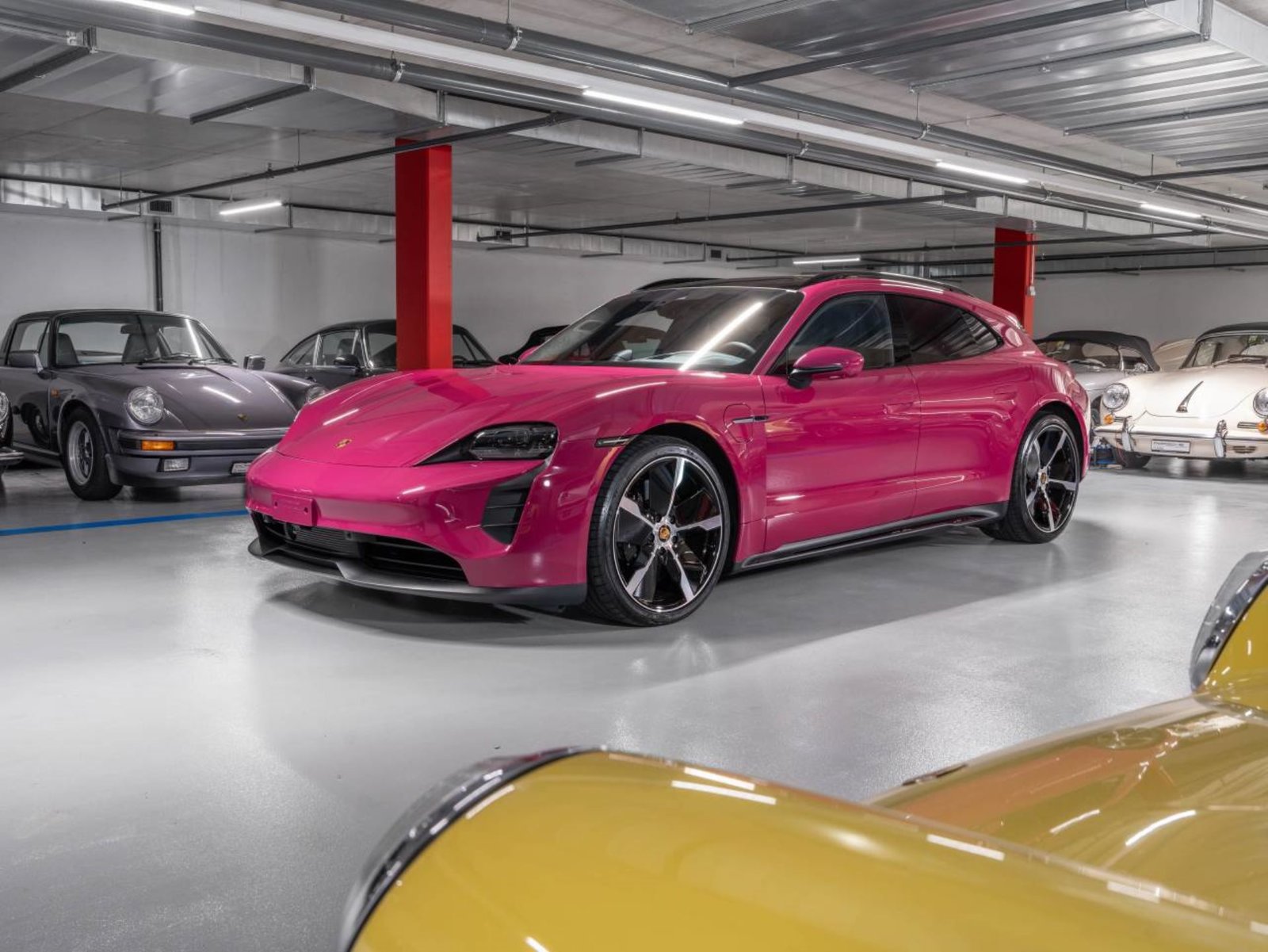 PORSCHE Taycan GTS Sport Turismo