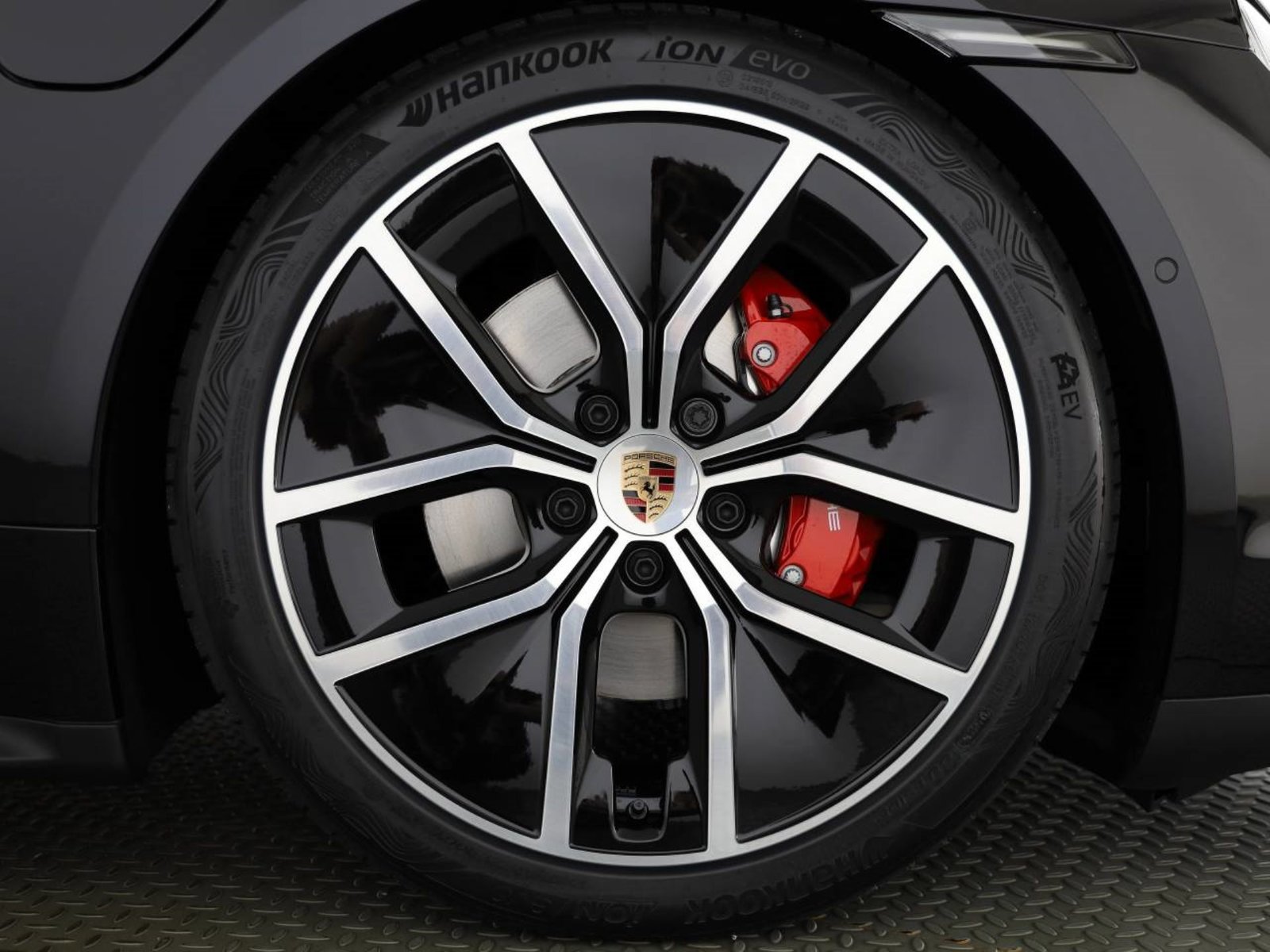 PORSCHE Taycan 4S Sport Turismo Black Edition, Électrique, Occasion / Utilisé, Automatique - 6