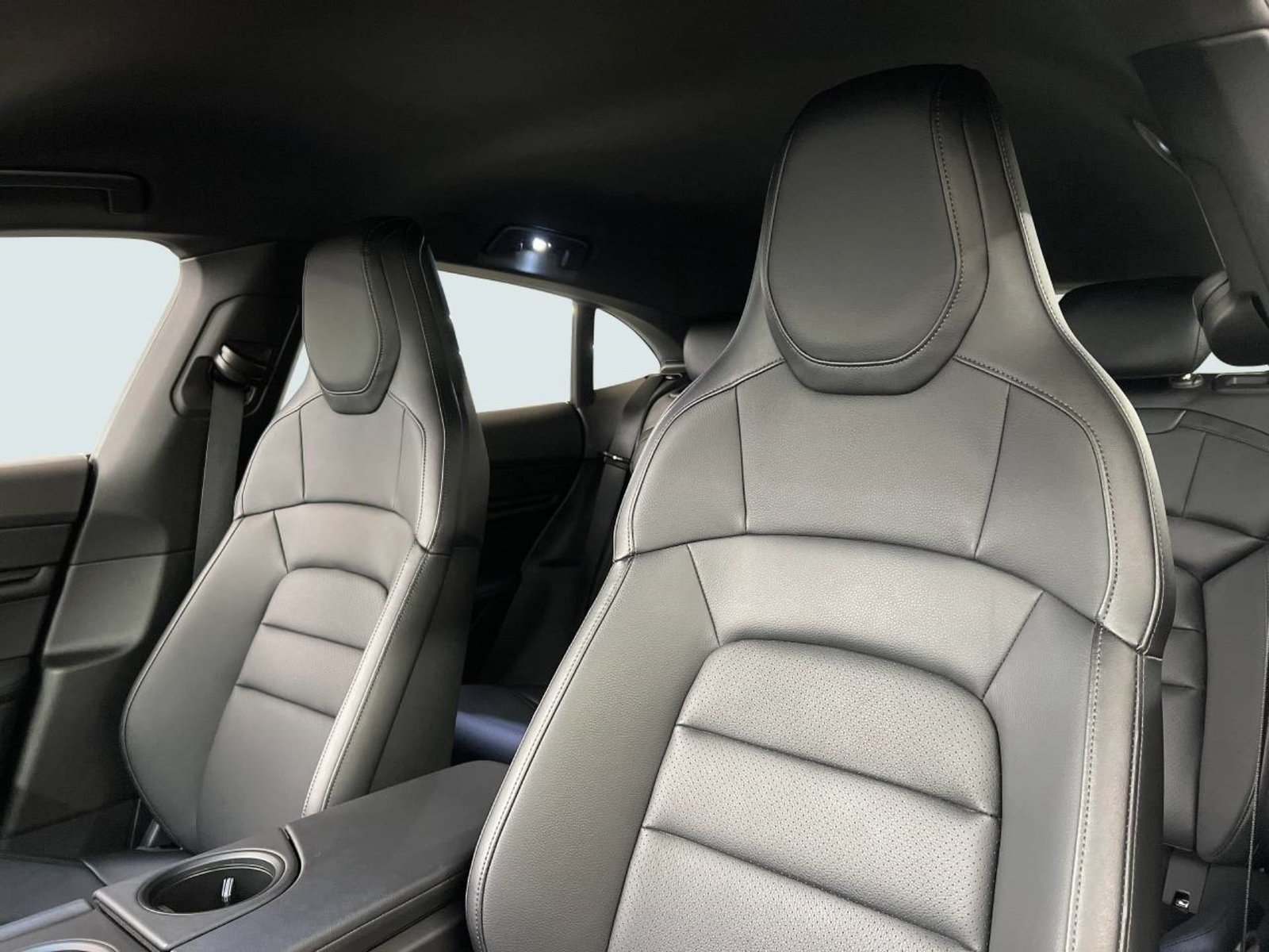 PORSCHE Taycan 4 Cross Turismo, Elektro, Occasion / Gebraucht, Automatik - 5