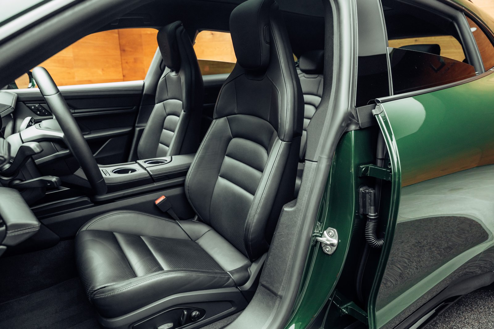 PORSCHE Taycan 4 Cross Turismo Performance Batterie Plus 105, Elektro, Occasion / Gebraucht, Automatik - 6