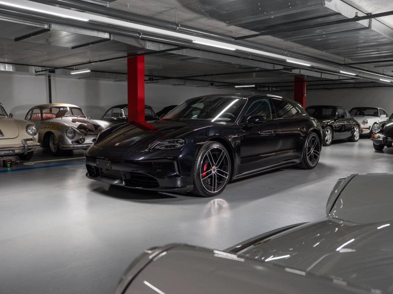 PORSCHE Taycan GTS Sport Turismo