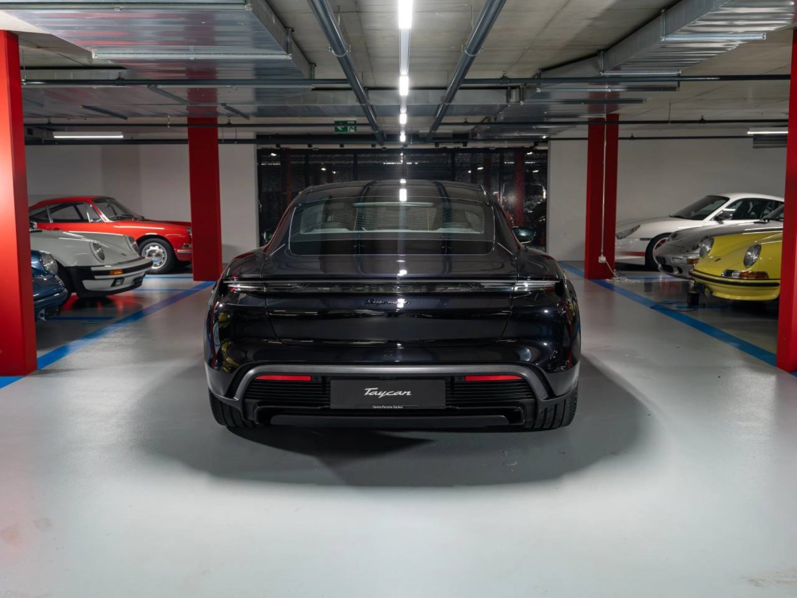 PORSCHE Taycan 4 Black Edition, Électrique, Voiture nouvelle, Automatique - 4