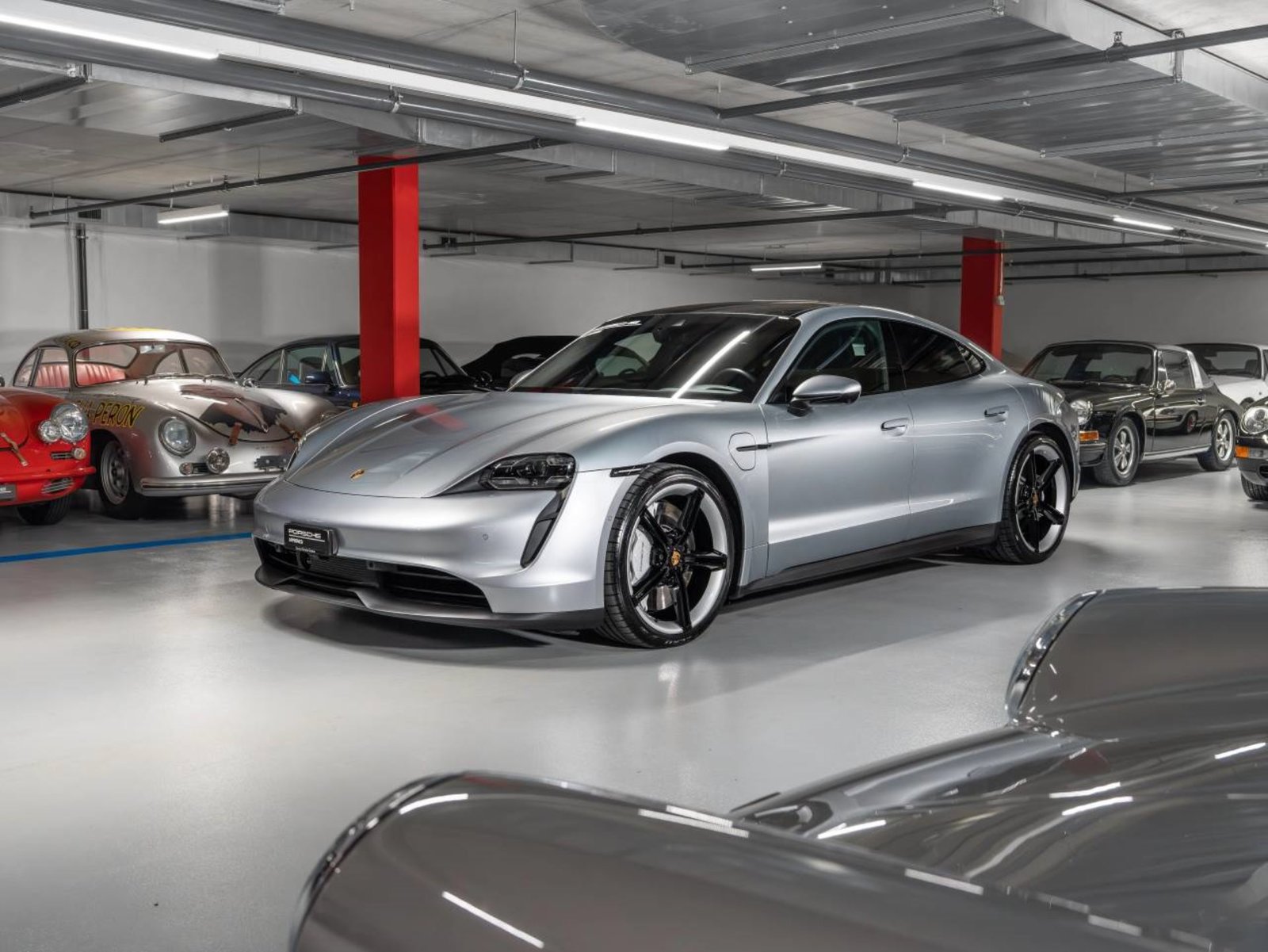 PORSCHE Taycan 4S
