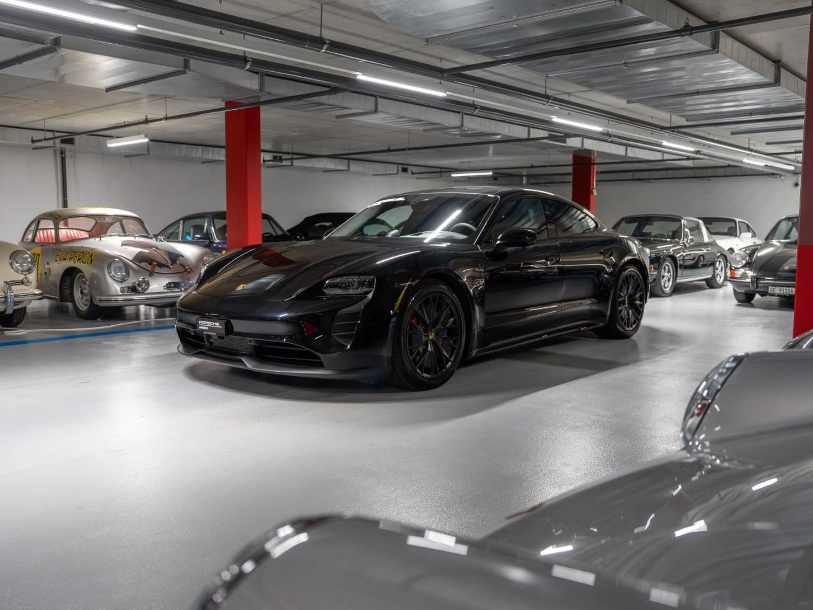 PORSCHE Taycan GTS