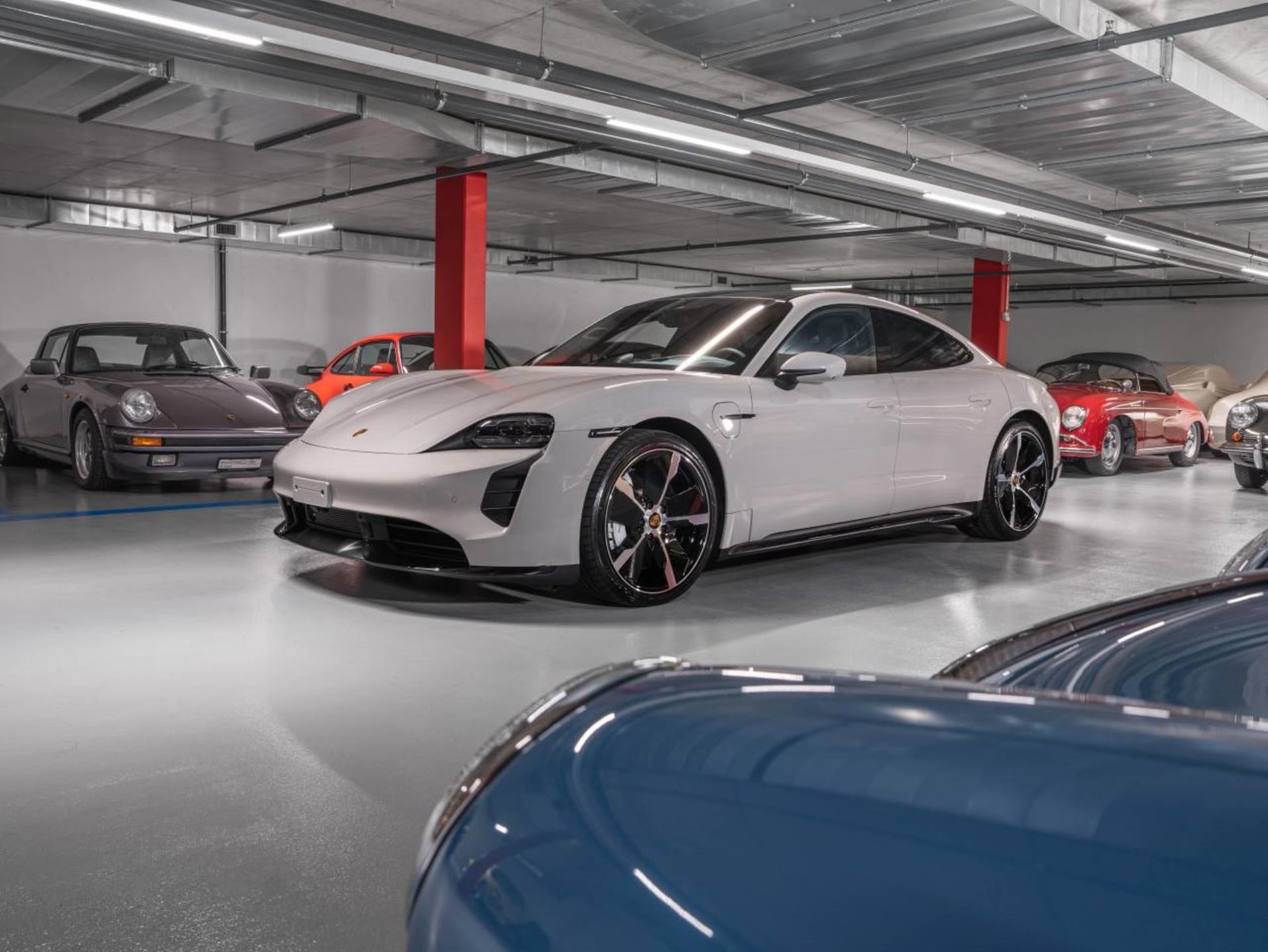 PORSCHE Taycan Turbo