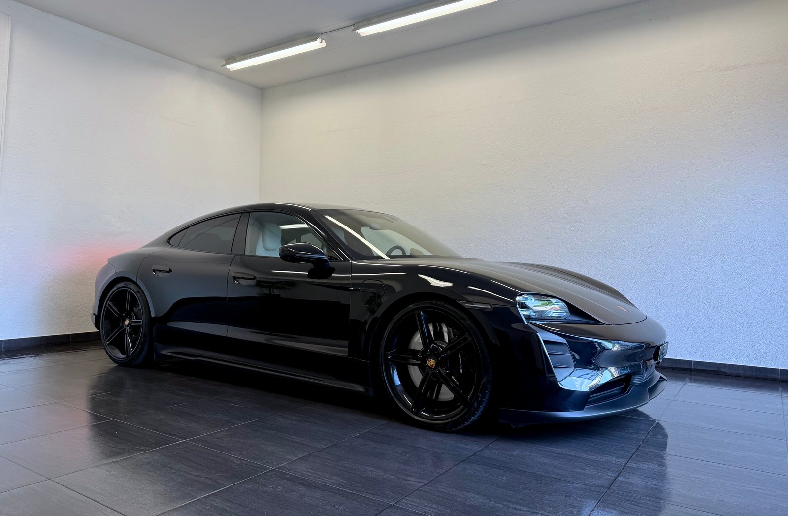 PORSCHE Taycan 4S ALL BLACK