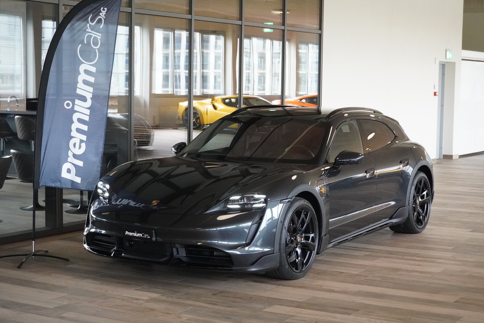 PORSCHE Taycan Turbo Cross Turismo