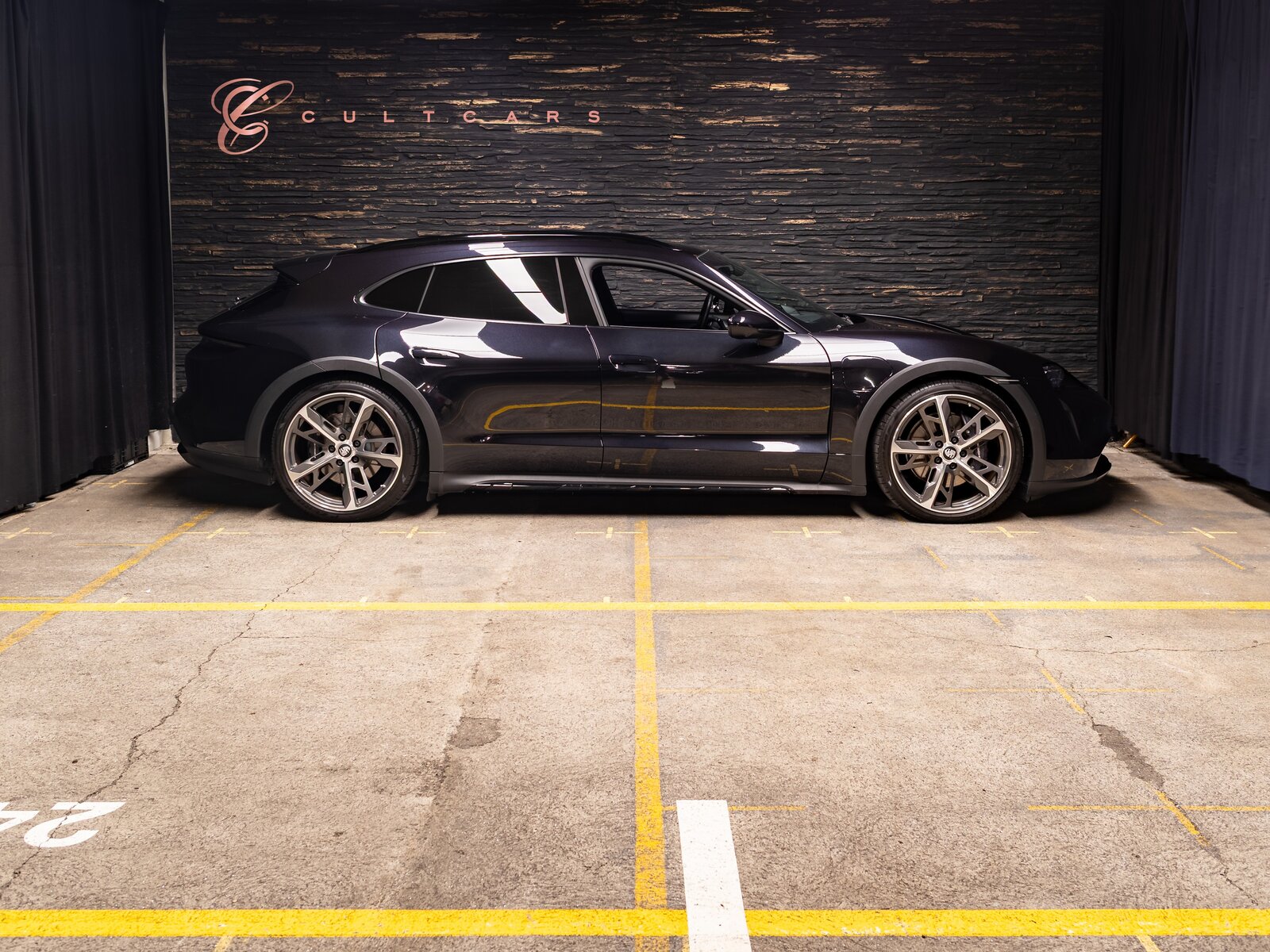 PORSCHE Taycan 4 Cross Turismo