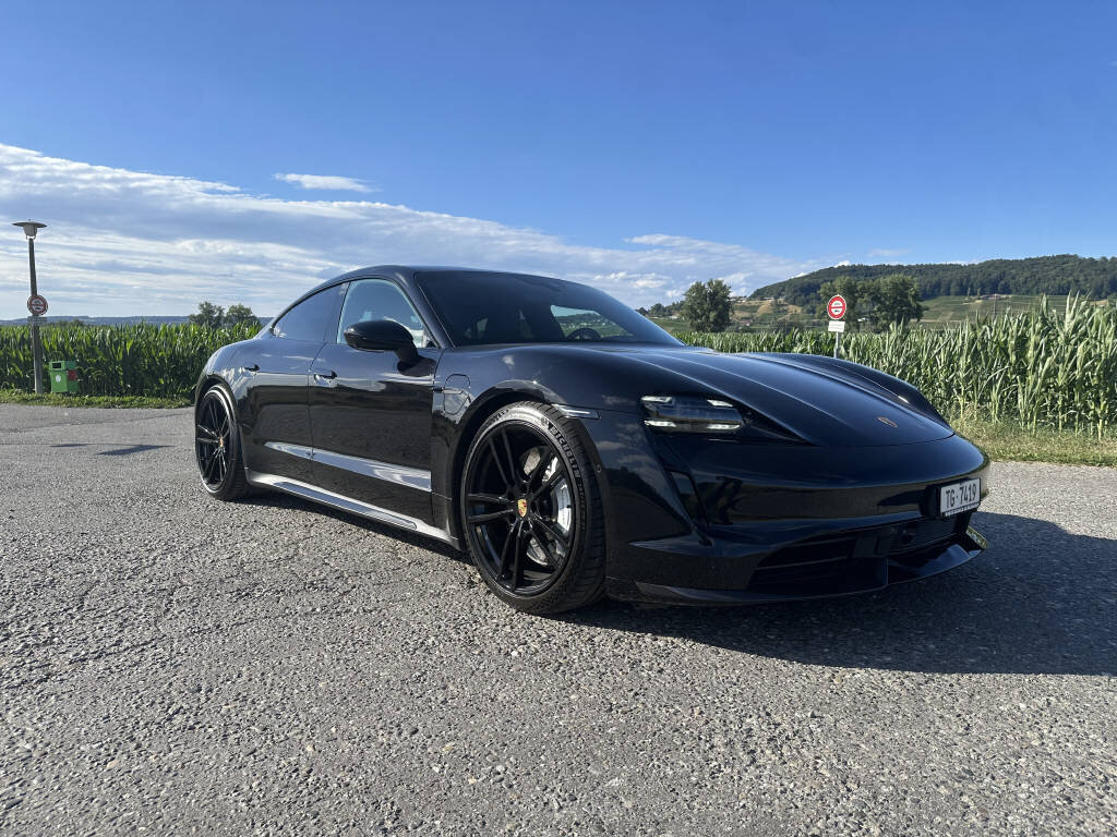 PORSCHE Taycan Turbo 680 PS
