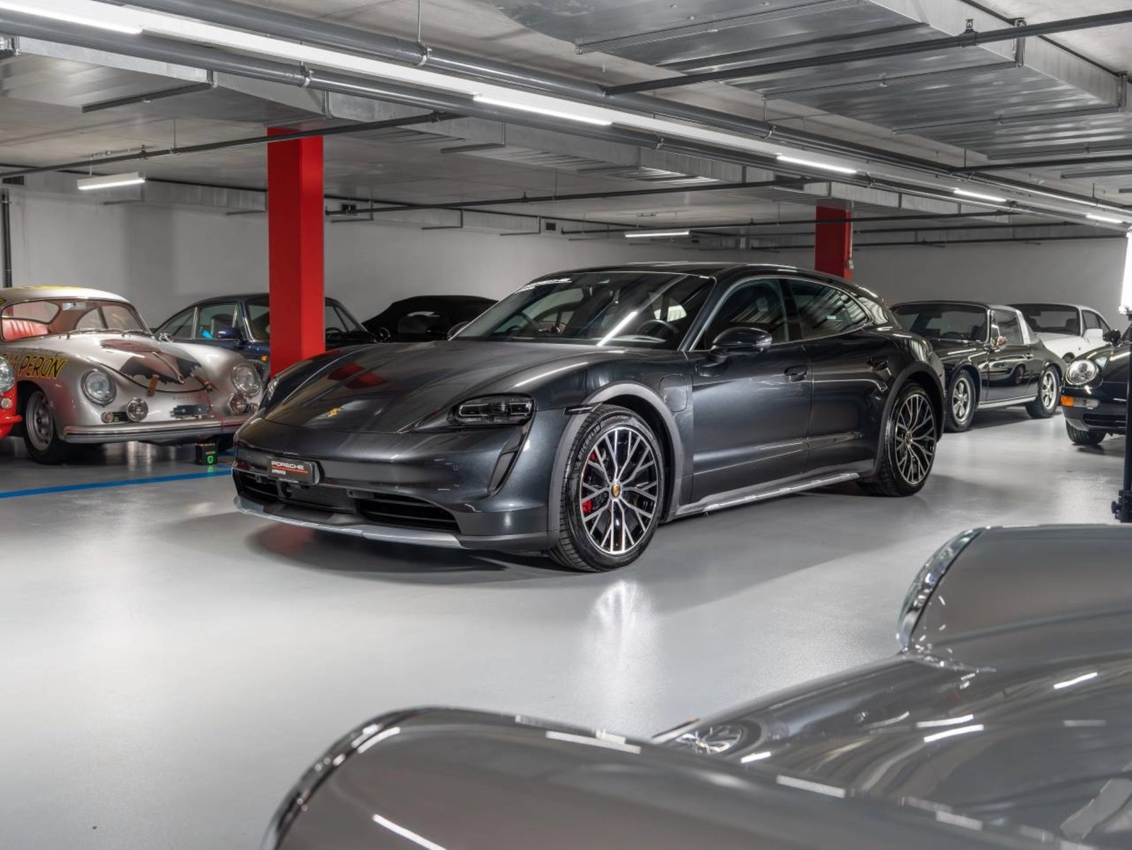 PORSCHE Taycan 4S Cross Turismo