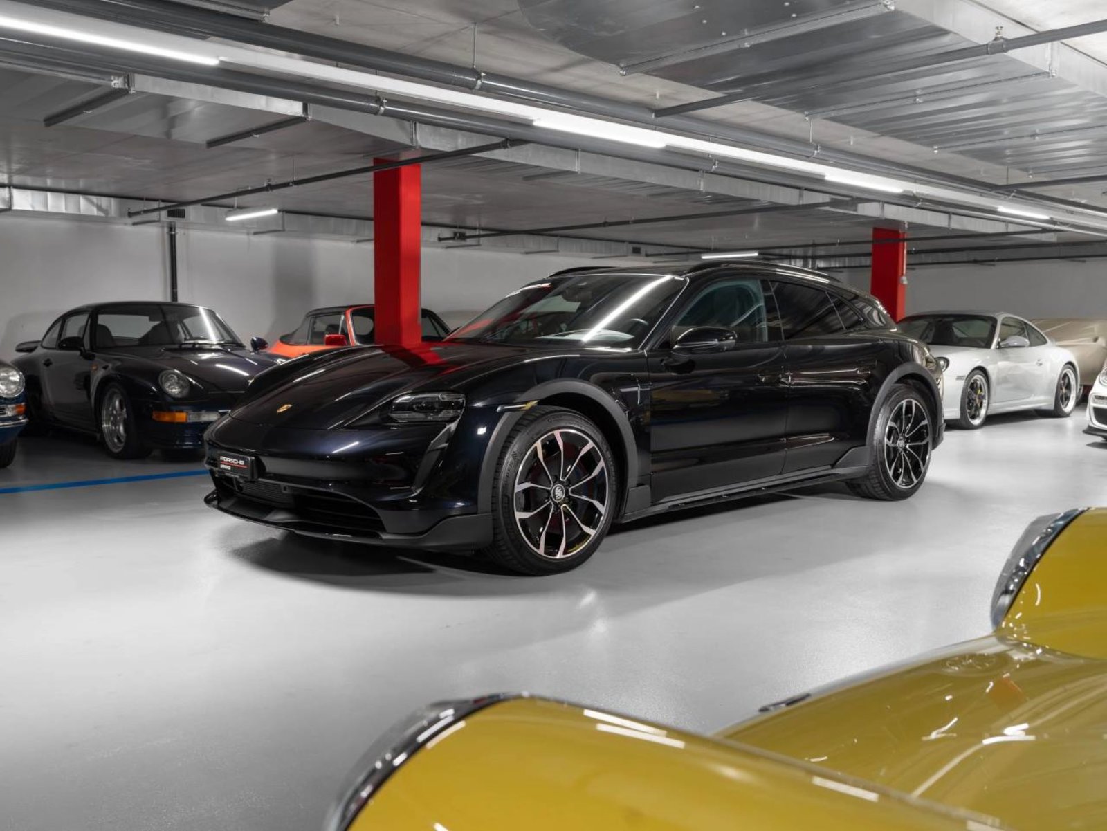 PORSCHE Taycan 4 Cross Turismo