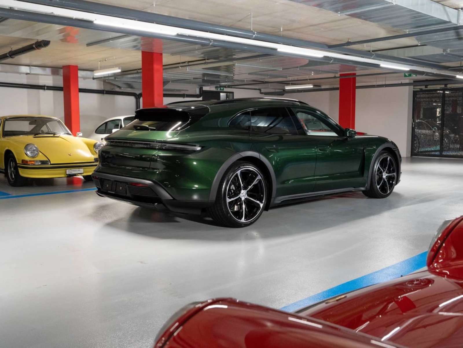 PORSCHE Taycan 4S Cross Turismo, Electric, Ex-demonstrator, Automatic - 3
