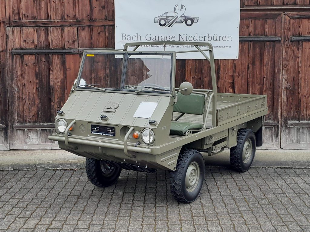 PUCH 700