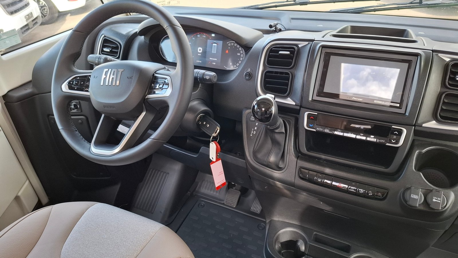 RAPIDO 850F, Diesel, New car, Automatic - 4