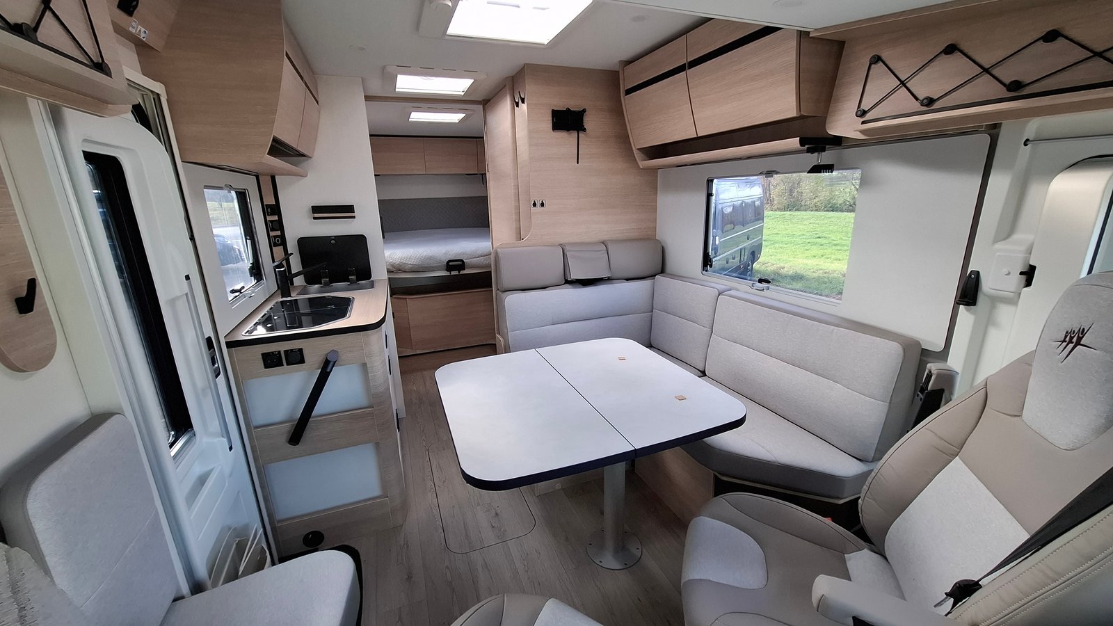 RAPIDO 850F, Diesel, New car, Automatic - 5