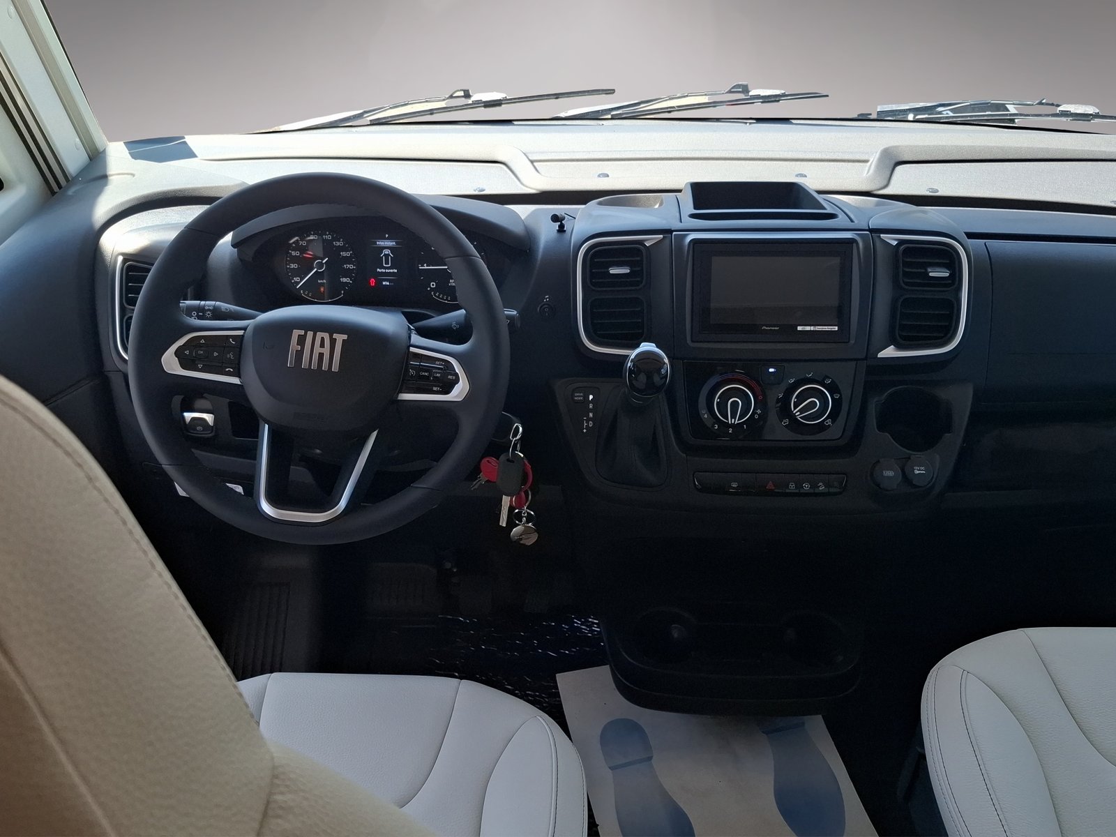 RAPIDO 854F, Diesel, Voiture nouvelle, Automatique - 4
