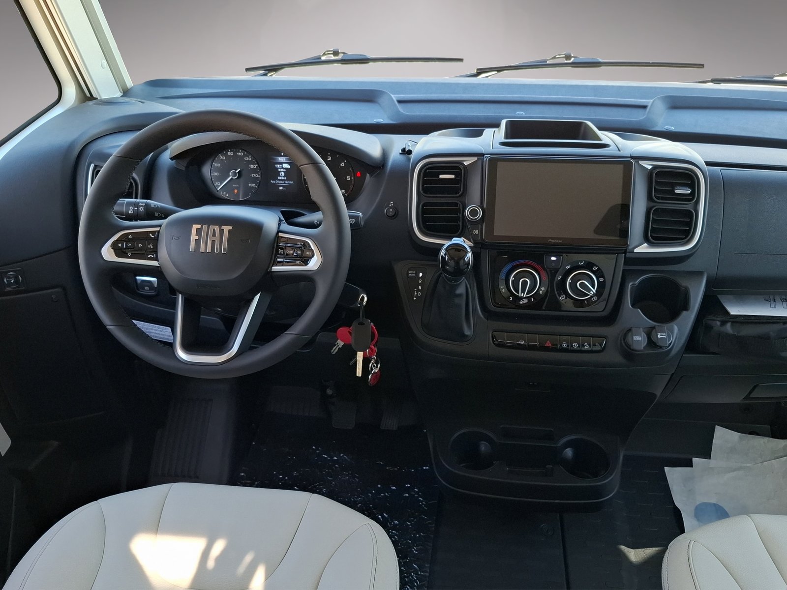 RAPIDO C86i 65 ans, Diesel, Voiture nouvelle, Automatique - 4