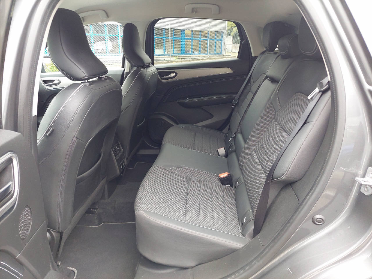 RENAULT Arkana 1.6 E-Tech Intens 145, Hybride Intégral Essence/Électricité, Occasion / Utilisé, Automatique - 7