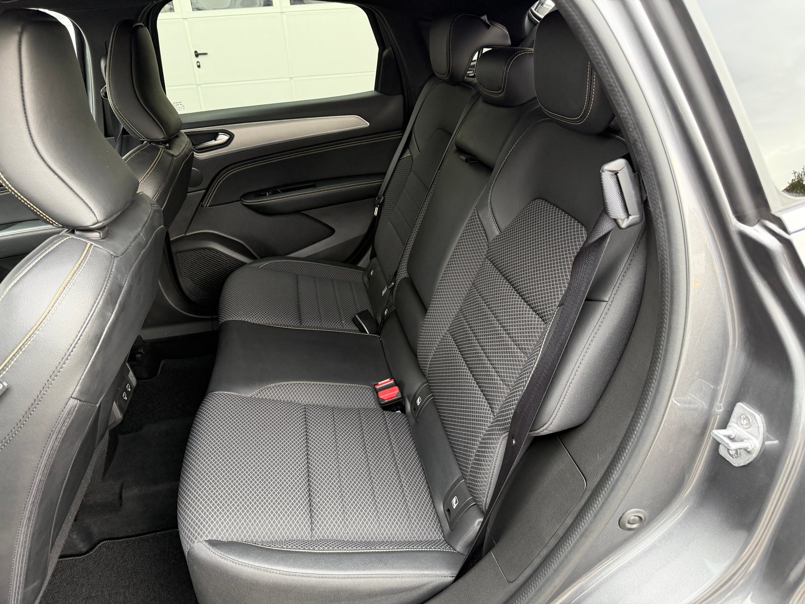 RENAULT Arkana 1.3 TCe techno EDC, Mild-Hybrid Benzin/Elektro, Occasion / Gebraucht, Automatik - 7
