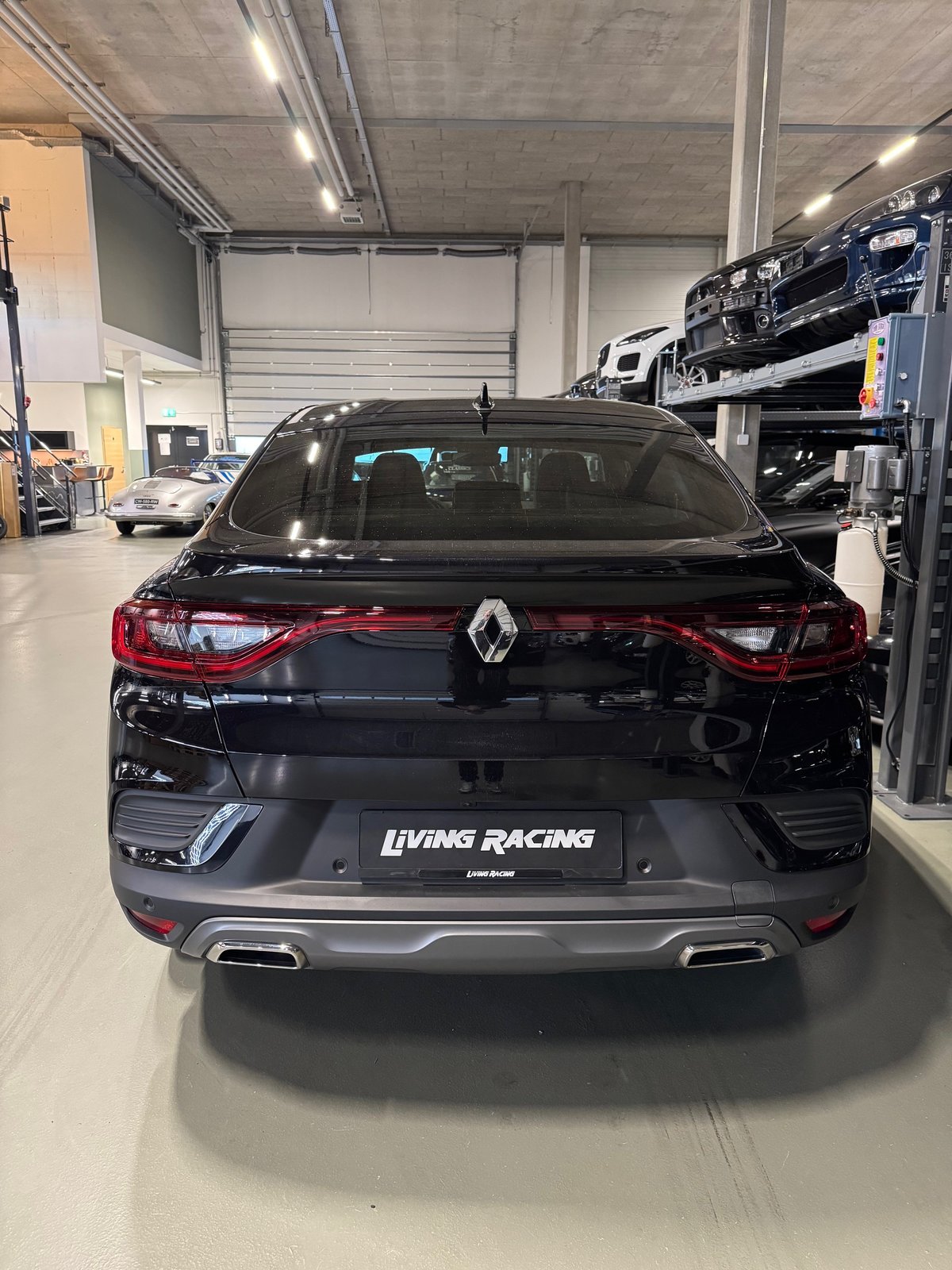 RENAULT Arkana 1.6 E-Tech R.S.Line, Full-Hybrid Petrol/Electric, Second hand / Used, Automatic - 4