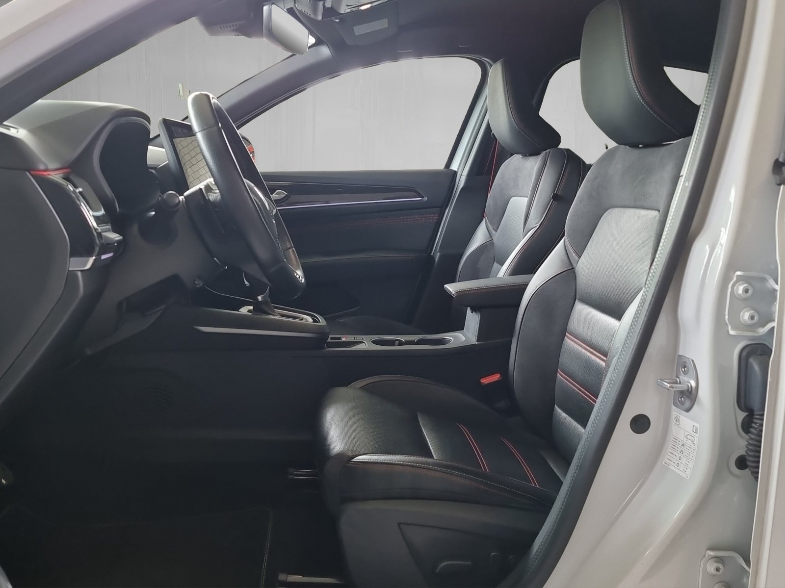 RENAULT Arkana 1.3 TCe R.S. Line EDC, Mild-Hybrid Benzin/Elektro, Occasion / Gebraucht, Automatik - 7