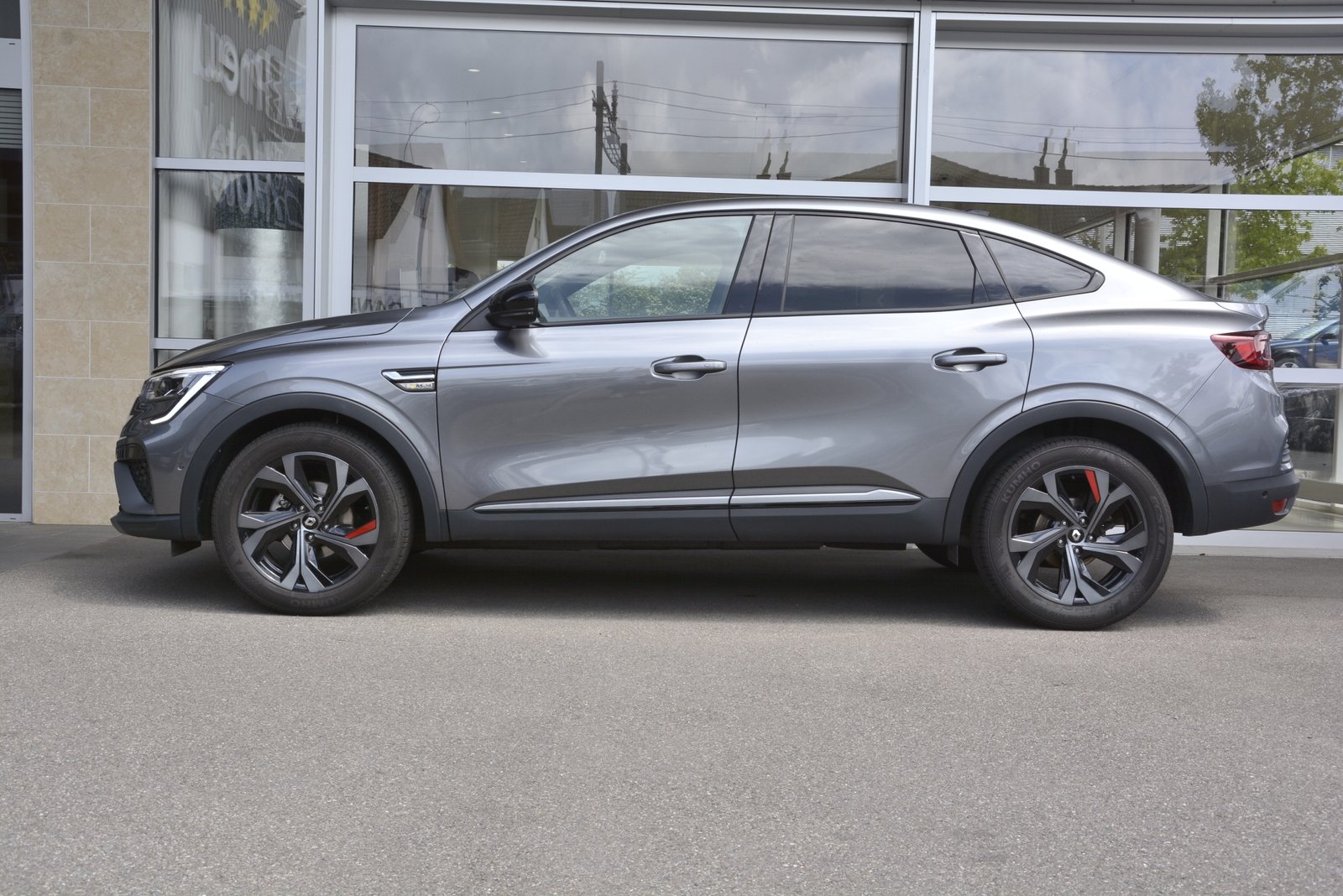 RENAULT Arkana 1.3 TCe R.S. Line EDC, Mild-Hybrid Benzin/Elektro, Occasion / Gebraucht, Automatik - 3