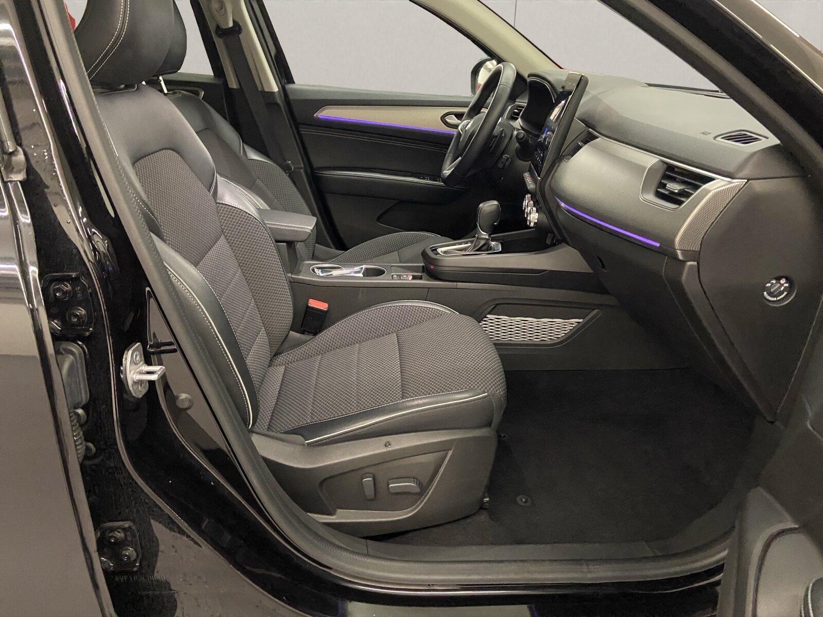 RENAULT Arkana 1.3 TCe techno EDC, Mild-Hybrid Benzin/Elektro, Occasion / Gebraucht, Automatik - 6
