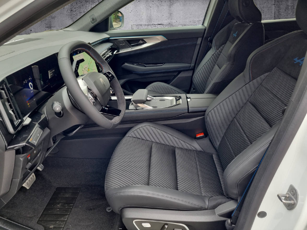 RENAULT Austral esprit Alpine mild hybrid 160 auto, Mild-Hybrid Petrol/Electric, New car, Automatic - 5