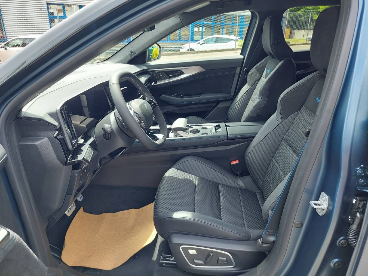 RENAULT Austral 1.2 E-Tech esprit Alpine 200, Hybride Intégral Essence/Électricité, Voiture nouvelle, Automatique - 6