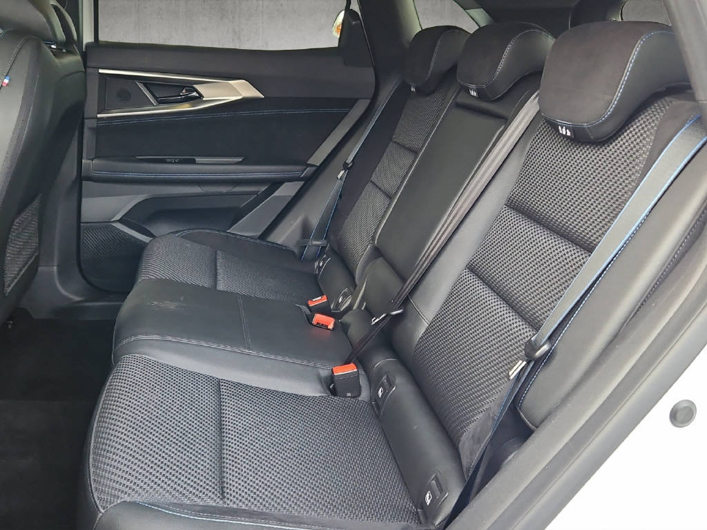 RENAULT Austral 1.2 E-Tech techno esprit Alpine, Voll-Hybrid Benzin/Elektro, Occasion / Gebraucht, Automatik - 6