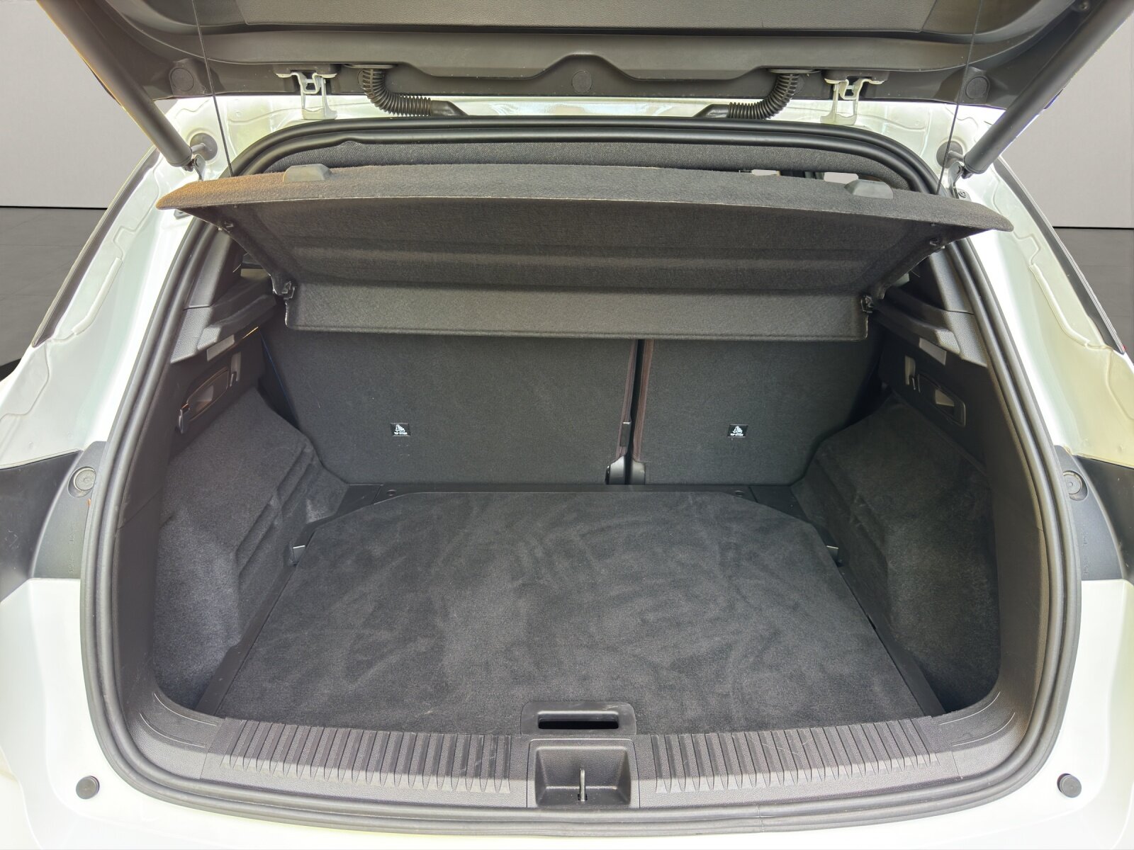 RENAULT Austral 1.2 E-Tech techno esprit Alpine, Voll-Hybrid Benzin/Elektro, Occasion / Gebraucht, Automatik - 5