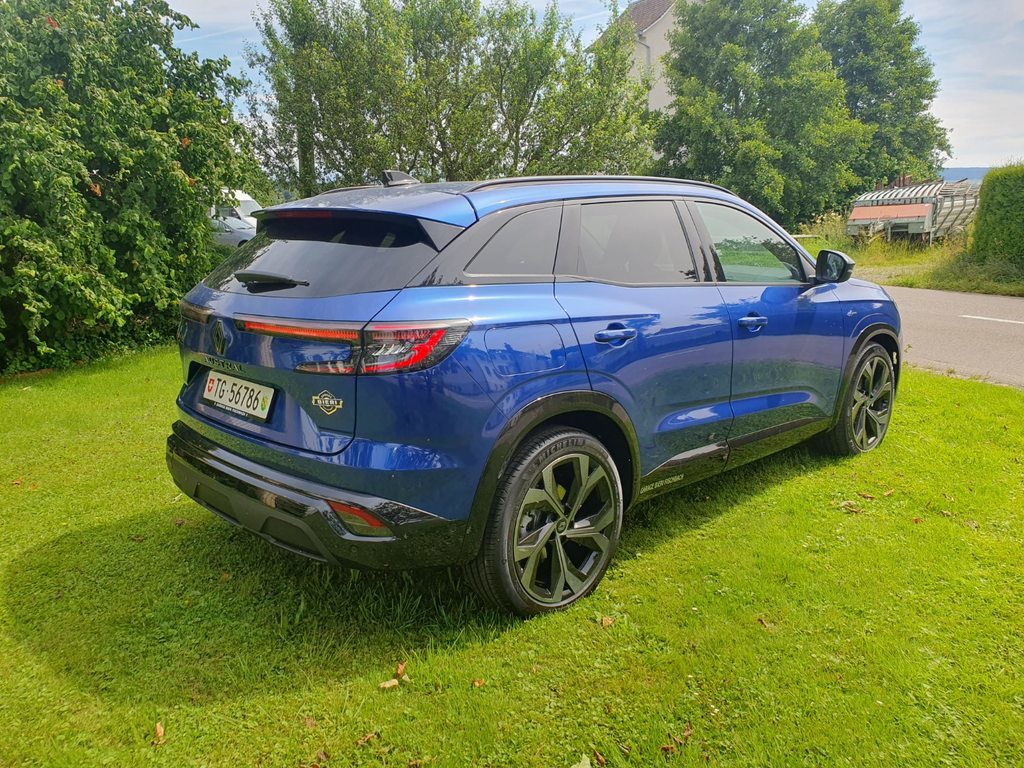 RENAULT Austral 1.3 TCe techno esprit Alpine, Mild-Hybrid Petrol/Electric, Ex-demonstrator, Automatic - 3